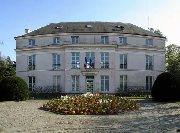 Monte Escalier Habitat Monte escalier Courtry